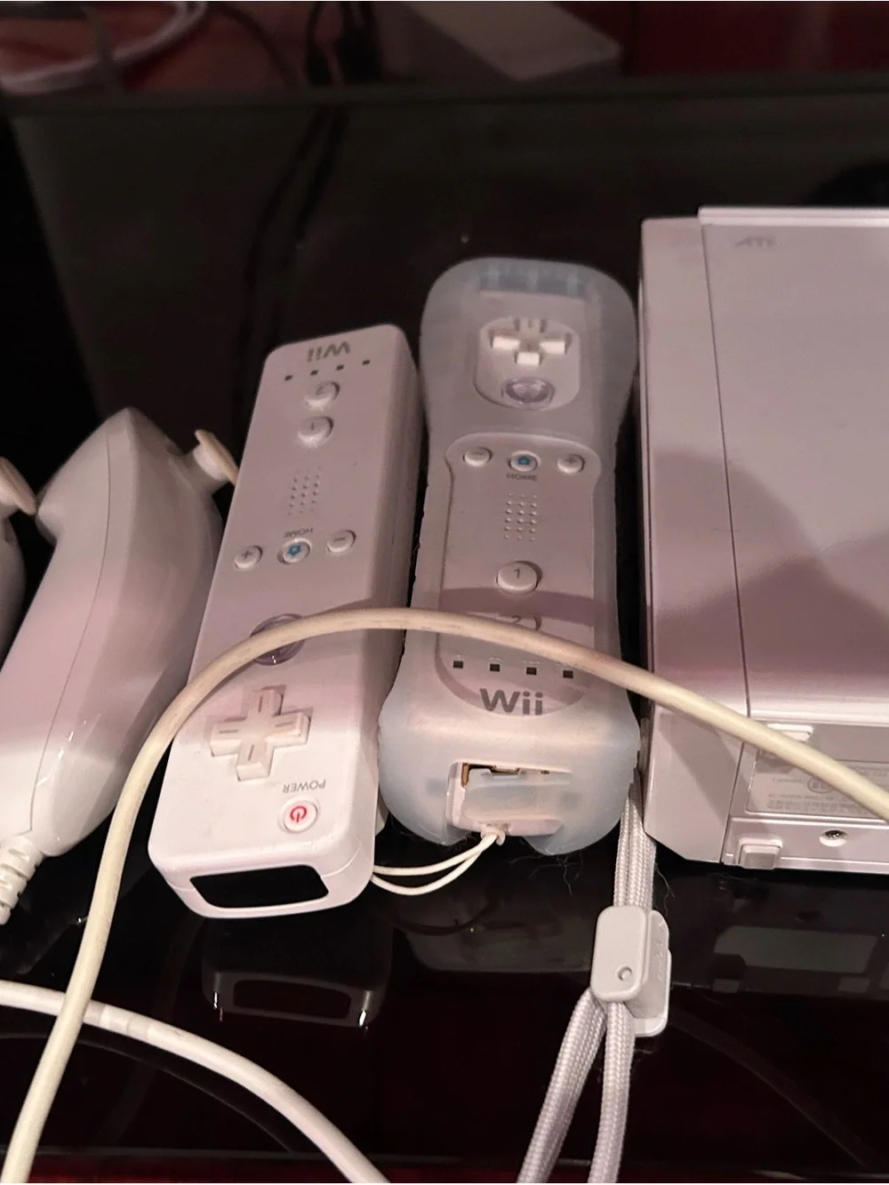 Nintendo White Wii Console with Wii Play and Sports Game Cases